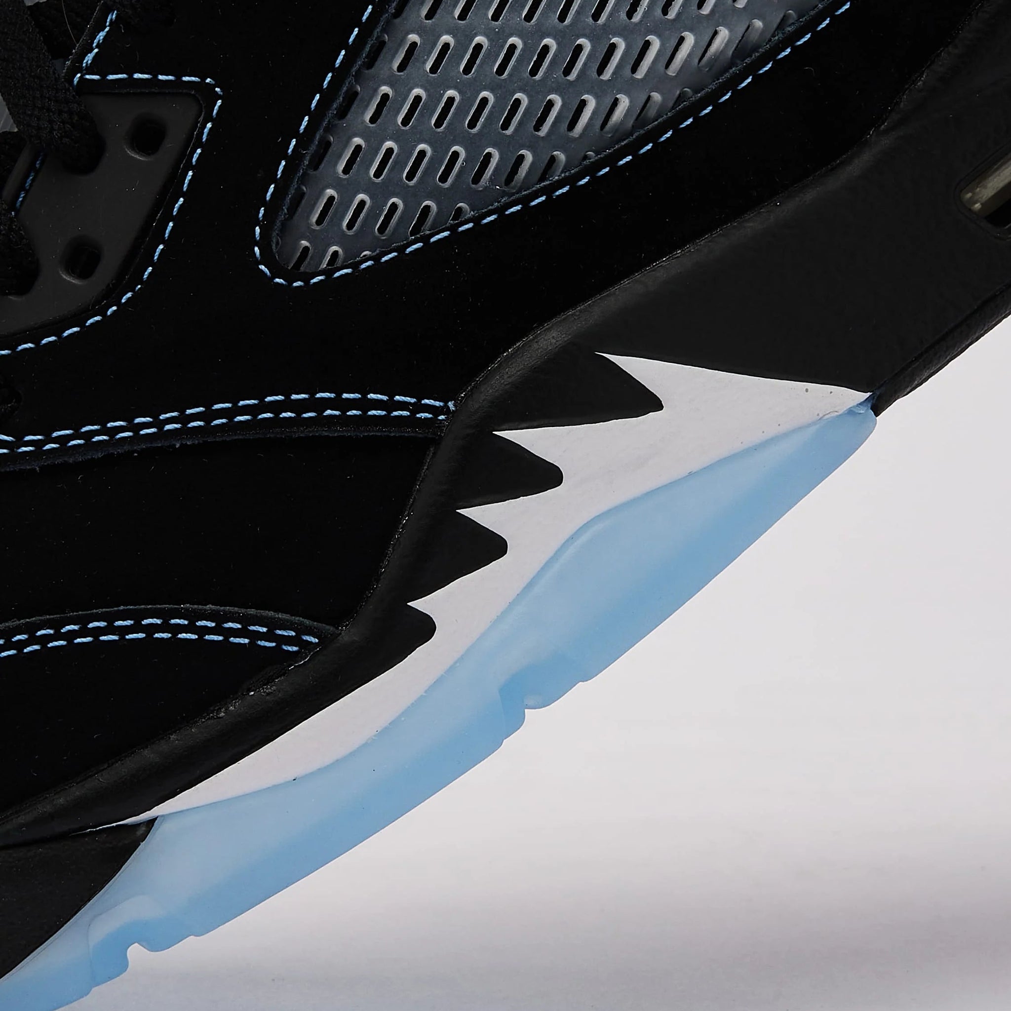 Limited Edition Black & University Blue 5s